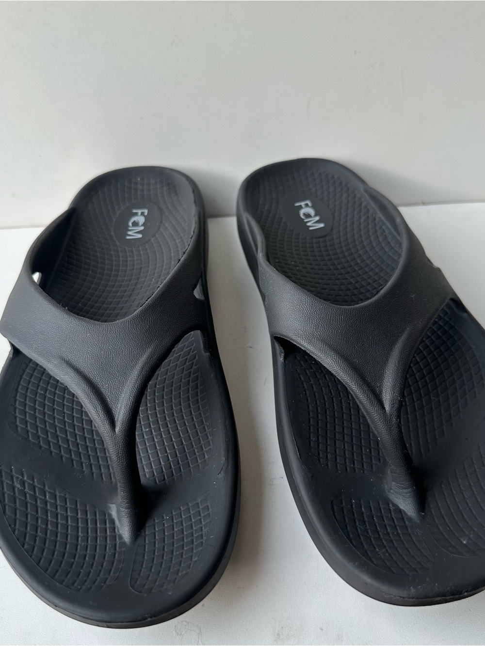 Island Surf Company FCM Black Flip Flop Sandals Comfort Beach Men US 7-9 EU40